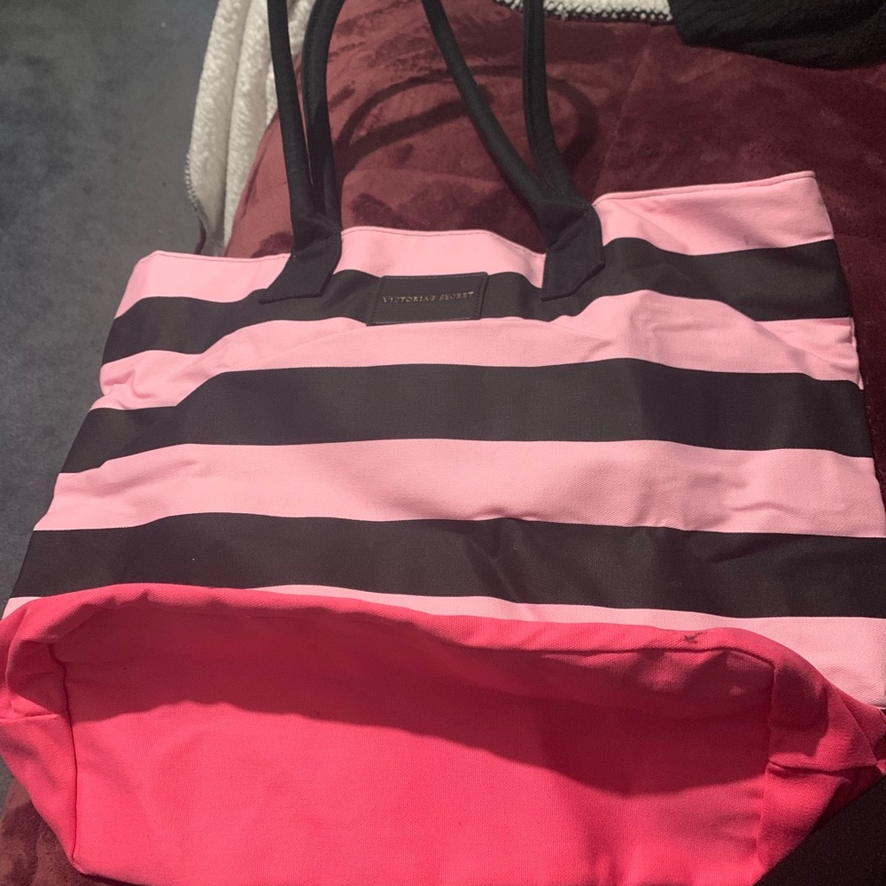 VS tote